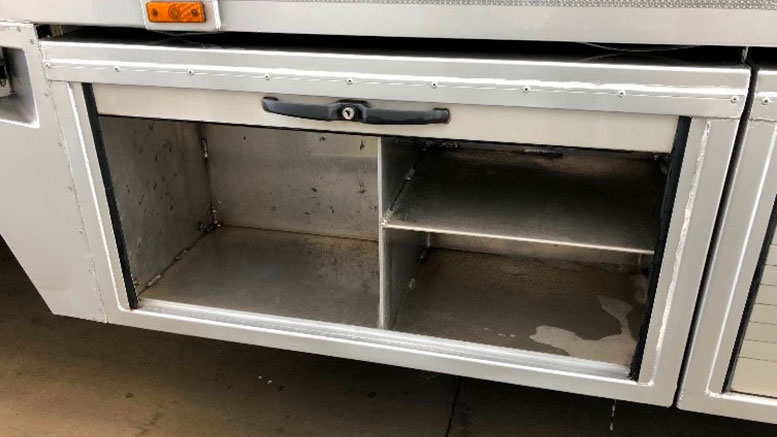 图2:卡车储物箱,已清洗并排水。