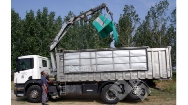 图4:猪场里用来收集死亡动物的外部卡车。由Secanim(西班牙)提供。